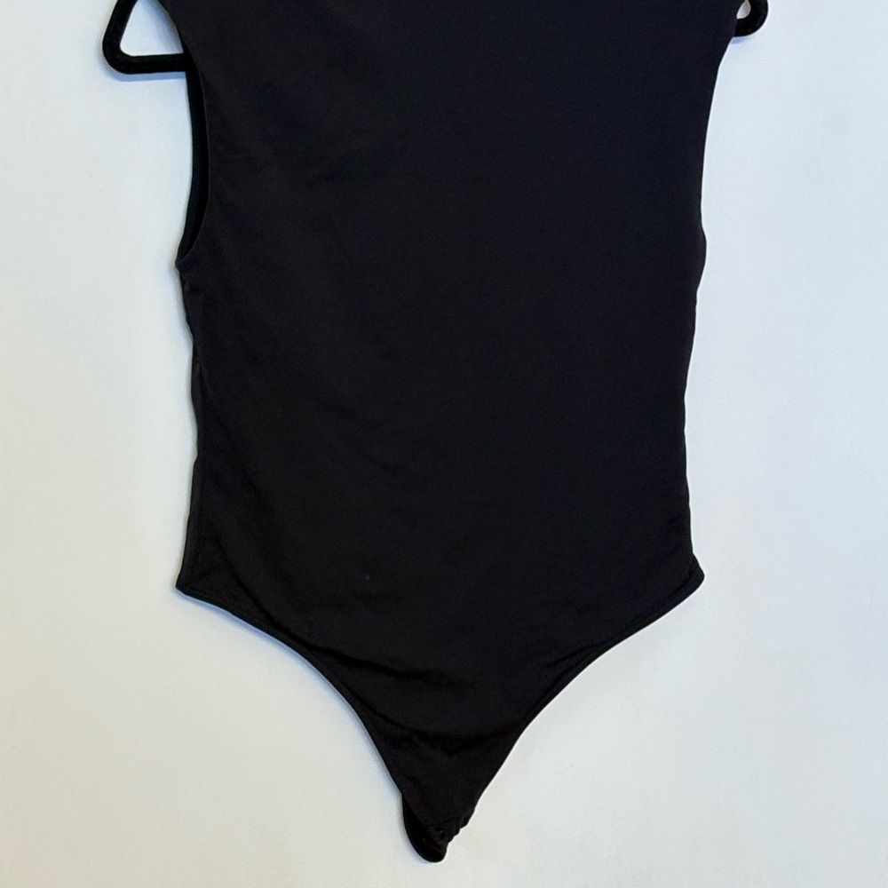 Babaton Midnight Black Contour Shoulder Pad Bodysuit Size L - Picture 3 of 7